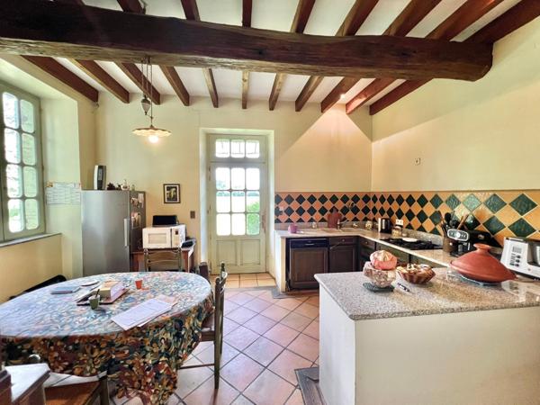 DOMAINE DE 6 Ha AVEC MAISON DE MAITRE - COTTAGE ET DEPENDANCE