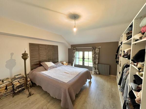 DOMAINE DE 6 Ha AVEC MAISON DE MAITRE - COTTAGE ET DEPENDANCE