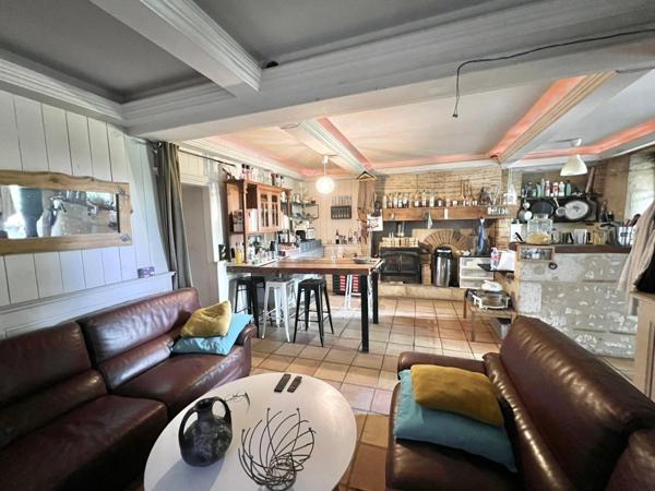 DOMAINE DE 6 Ha AVEC MAISON DE MAITRE - COTTAGE ET DEPENDANCE