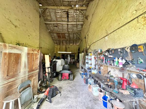 DOMAINE DE 6 Ha AVEC MAISON DE MAITRE - COTTAGE ET DEPENDANCE