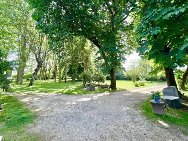 DOMAINE DE 6 Ha AVEC MAISON DE MAITRE - COTTAGE ET DEPENDANCE