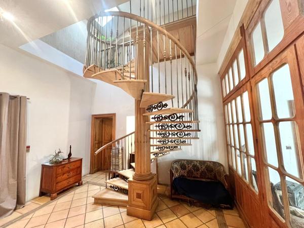 DOMAINE DE 6 Ha AVEC MAISON DE MAITRE - COTTAGE ET DEPENDANCE