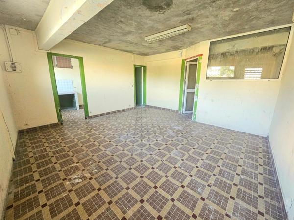 Immeuble Mixte avec Terrain attenant à Fort-de-France