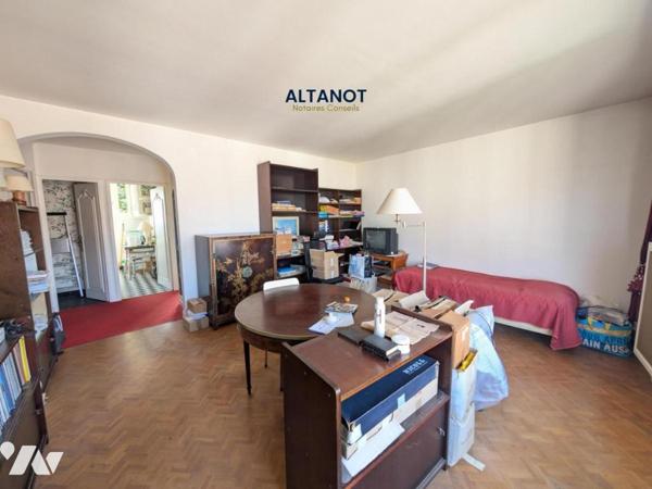 Appartement T2 avec balcon - Stationnement - Cave 