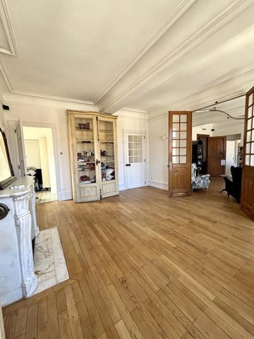 Perpignan (66000) Appartement bourgeois de 160 m² au cœur de la Place de la République.