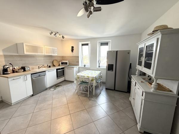 Appartement 3 pièces de 59,62 m² habitables à Bischwiller avec cave.