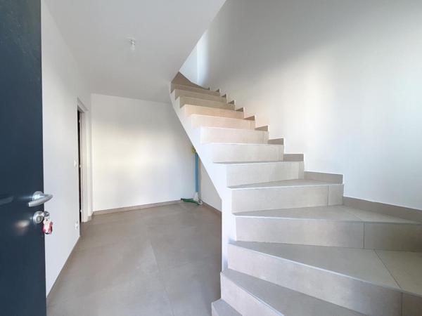 Magnifique appartement neuf de 119 m² au 1 er étage d'une petite copropriété de deux appartements