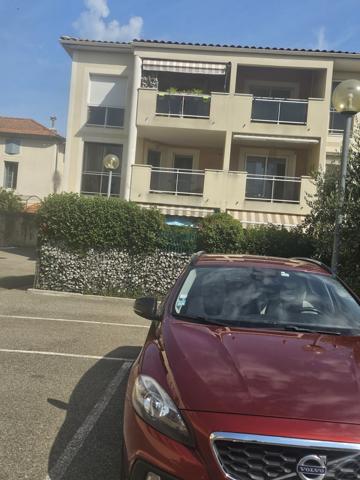 Orange (84100) T3 ORANGE AVEC TERRASSE ET PARKING PRIVE