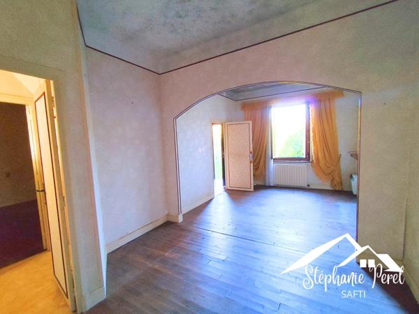 Maison à rénover – Neuvic – Jardin 633 m² – Fort potentiel