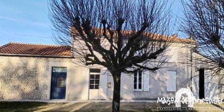 Location Jolie maison de campagne - 4 chambres - 140m² - Jardin et garage - JARNAC CHAMPAGNE