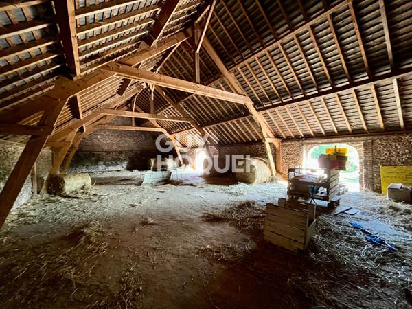 GRAND BÂTIMENT À FORT POTENTIEL POUR PROJET IMMOBILIER