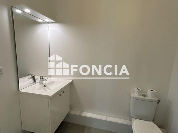 Location Appartement 2 pièces 41.81 m² - 145 RUE ALAIN DECAUX Aix-en-provence 13100