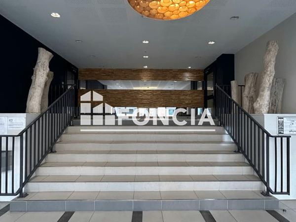 Location Appartement 2 pièces 41.81 m² - 145 RUE ALAIN DECAUX Aix-en-provence 13100