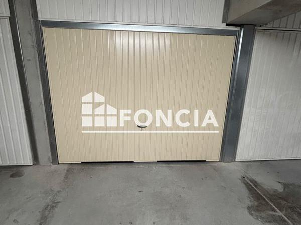 Location Appartement 2 pièces 41.81 m² - 145 RUE ALAIN DECAUX Aix-en-provence 13100