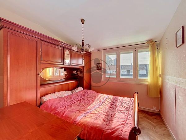 Vente                                                      Maison
                        
                     5 pièces                      83 m2                     à Saint-Quentin