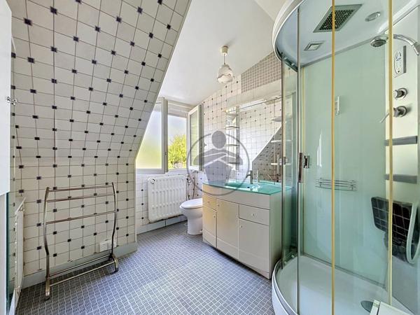 Vente                                                      Maison
                        
                     5 pièces                      83 m2                     à Saint-Quentin