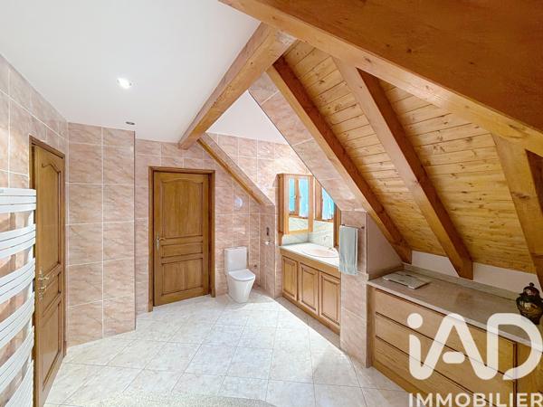 Maison à vendre 8 pièces 290 m² Lucinges