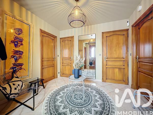 Maison à vendre 8 pièces 290 m² Lucinges