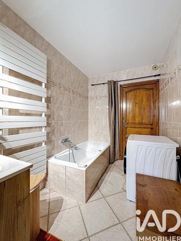 Maison à vendre 8 pièces 290 m² Lucinges