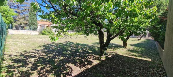 Sorgues (84700) Beau terrain à bâtir sans nuisances LIBRE CONSTRUCTEUR