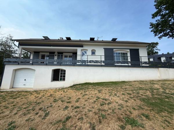 Superbe villa en position dominante aux portes de LOURDES !