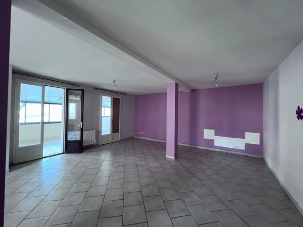 Local/bureau à vendre (87)