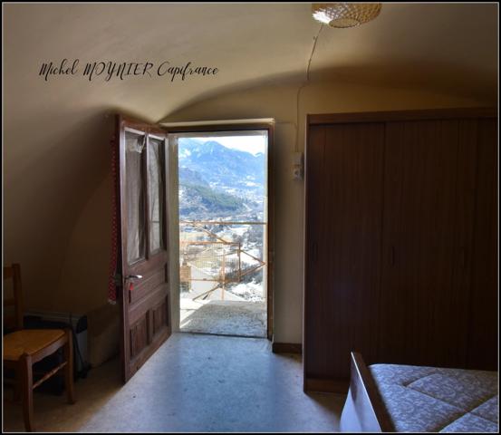 Ferme à rénover sur les hauteurs de l'Argentière La Bessée