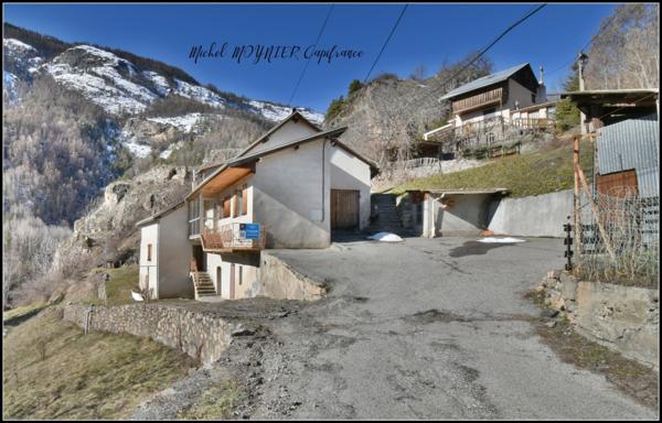 Ferme à rénover sur les hauteurs de l'Argentière La Bessée