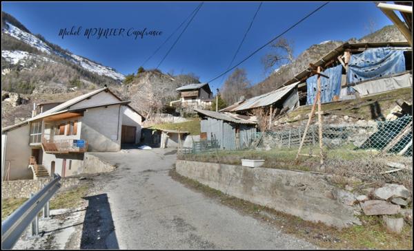 Ferme à rénover sur les hauteurs de l'Argentière La Bessée