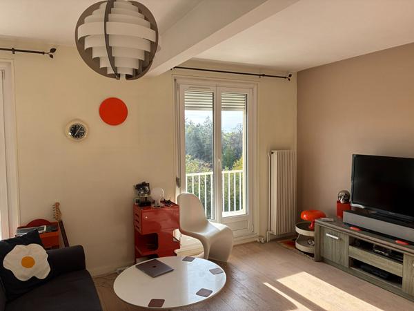 Appartement École-valentin 5 pièce(s) 93 m2