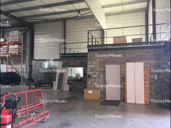 BLANQUEFORT- LOCATION ENTREPOT DE 4886 M² AVEC BUREAUX IDEAL STOCKAGE