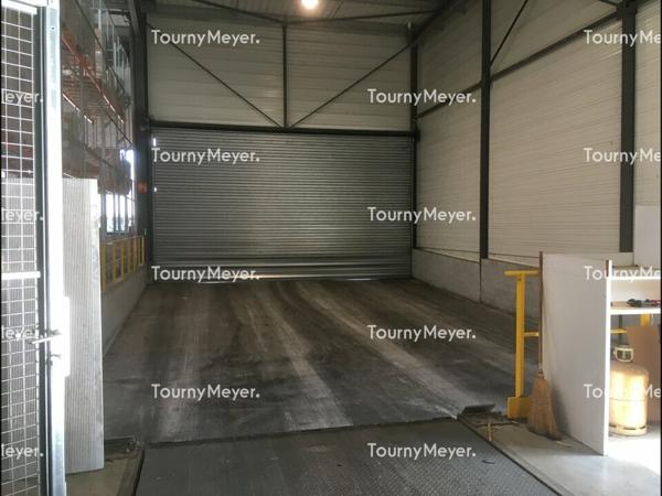 BLANQUEFORT- LOCATION ENTREPOT DE 4886 M² AVEC BUREAUX IDEAL STOCKAGE
