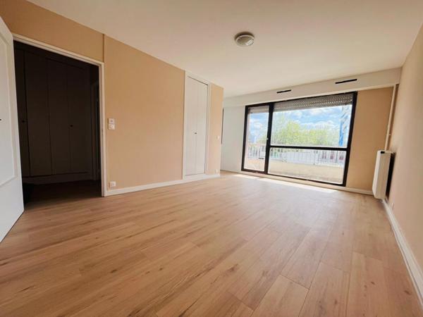 Appartement Noisy Le Sec 1 pièce(s)