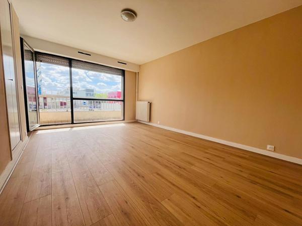 Appartement Noisy Le Sec 1 pièce(s)