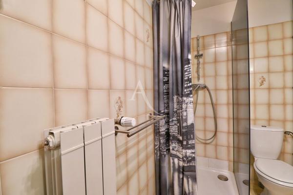 APPARTEMENT TYPE2 AVEC TERRASSE PLACE DE PARKING GREOUX LES BAINS