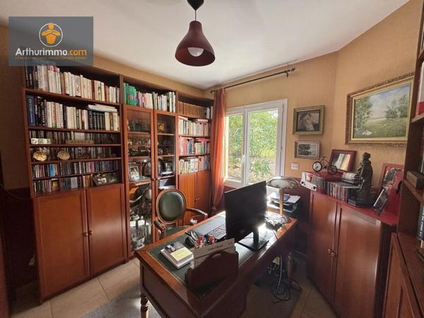 Vente                                                      Maison
                        
                     10 pièces                      355 m2                     à Marmande