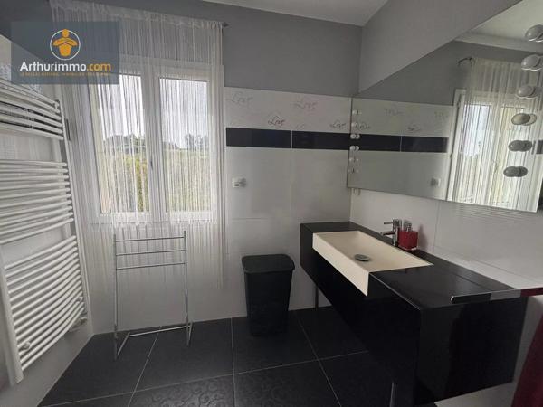 Vente                                                      Maison
                        
                     10 pièces                      355 m2                     à Marmande