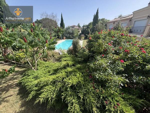 Vente                                                      Maison
                        
                     10 pièces                      355 m2                     à Marmande