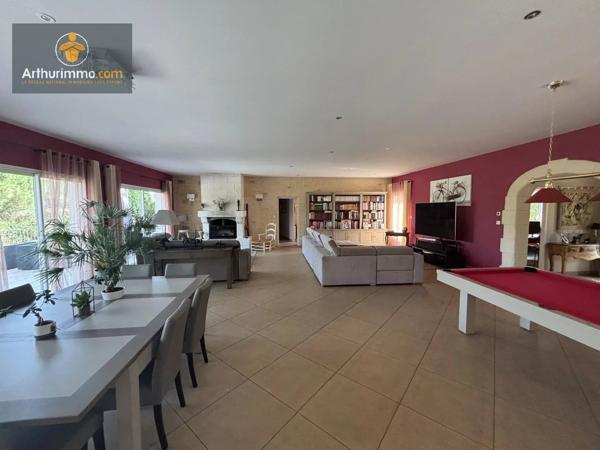 Vente                                                      Maison
                        
                     10 pièces                      355 m2                     à Marmande