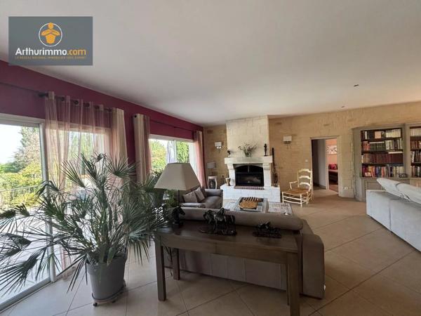 Vente                                                      Maison
                        
                     10 pièces                      355 m2                     à Marmande