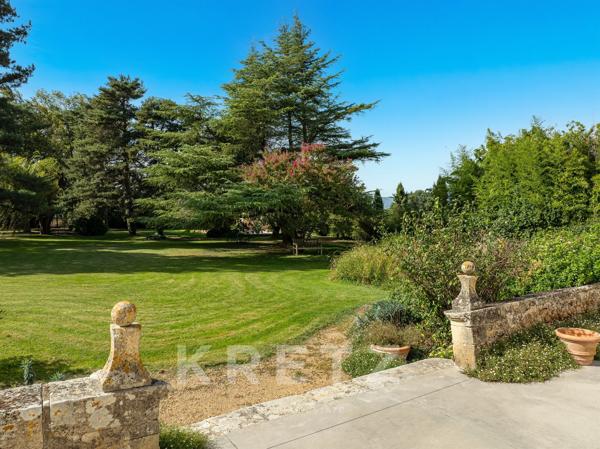Propriété de charme du 18ème siècle avec parc et piscine à vendre - Valence Sud