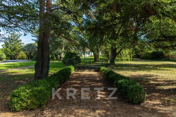 Propriété de charme du 18ème siècle avec parc et piscine à vendre - Valence Sud