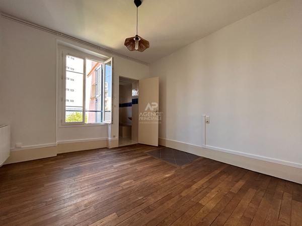 Appartement Poissy 3 pièce(s) 51.94 m2 Loyer 975 €/mois charges comprises **  - Référence  9274