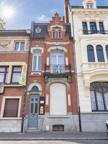 Boulevard du Général Leclerc : immeuble de rapport, 3 bureaux et 1 appartement
