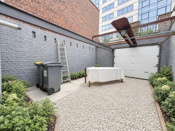 Boulevard du Général Leclerc : immeuble de rapport, 3 bureaux et 1 appartement