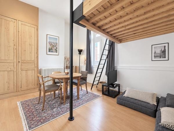 Boulevard du Général Leclerc : immeuble de rapport, 3 bureaux et 1 appartement