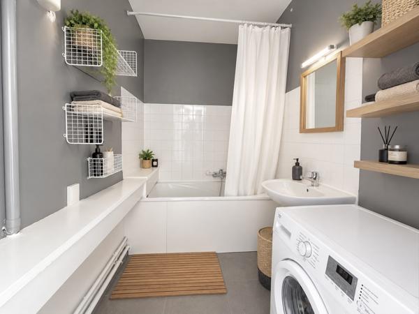 Boulevard du Général Leclerc : immeuble de rapport, 3 bureaux et 1 appartement