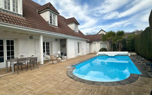 Maison à vendre    6 pièces • 183 m2 Morlaàs