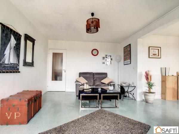 Appartement lumineux avec balcons et ascenseur