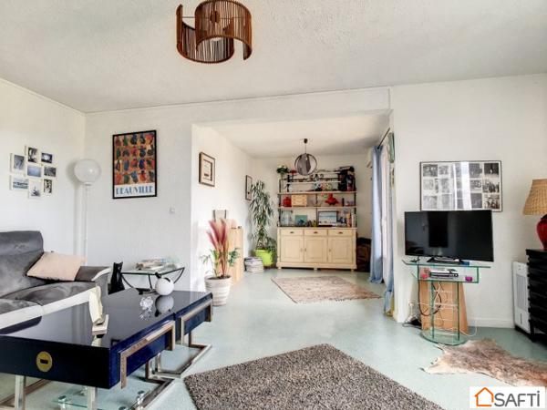 Appartement lumineux avec balcons et ascenseur